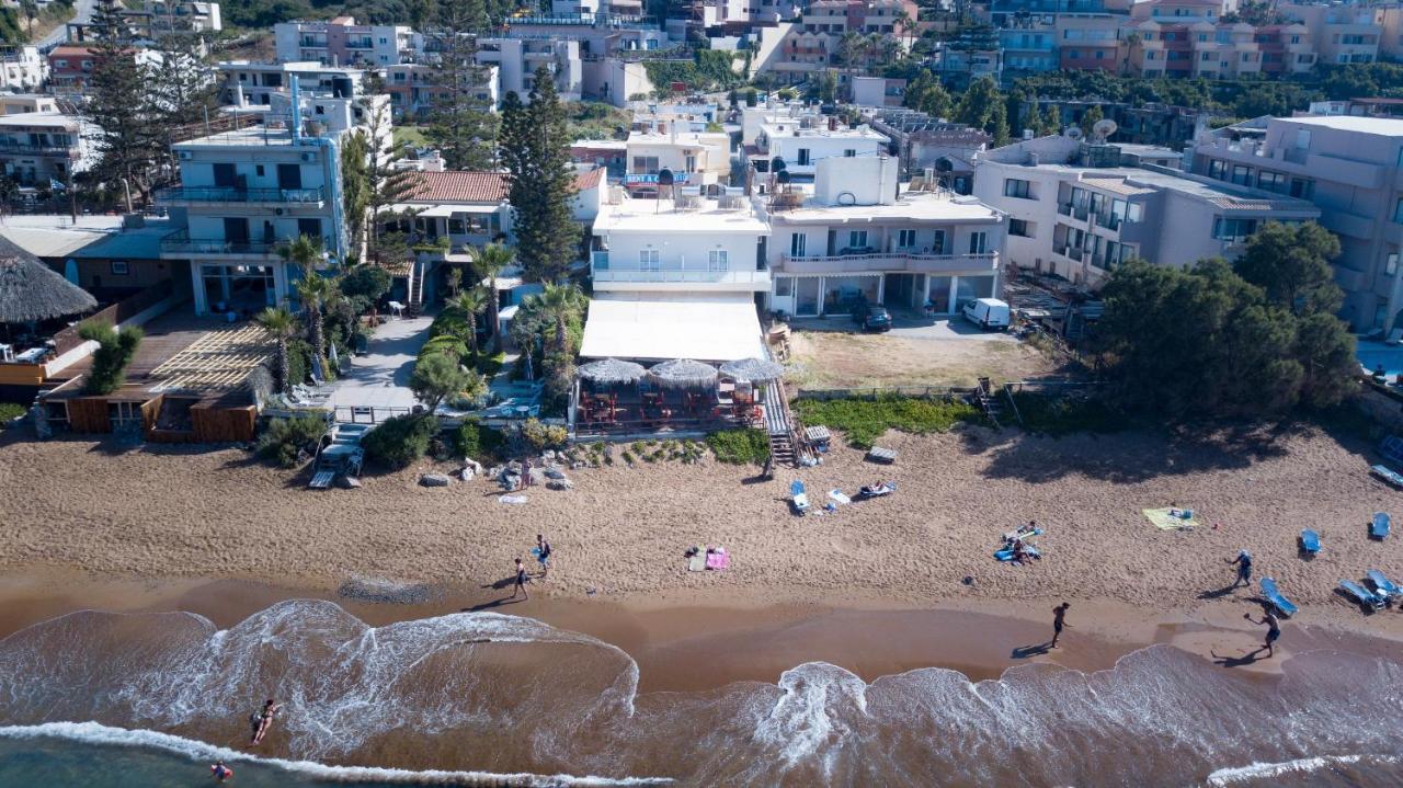 Queen Mary Beachfront Studios Agia Marina المظهر الخارجي الصورة